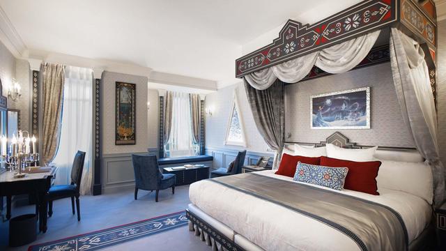 Frozen Royal Suite
